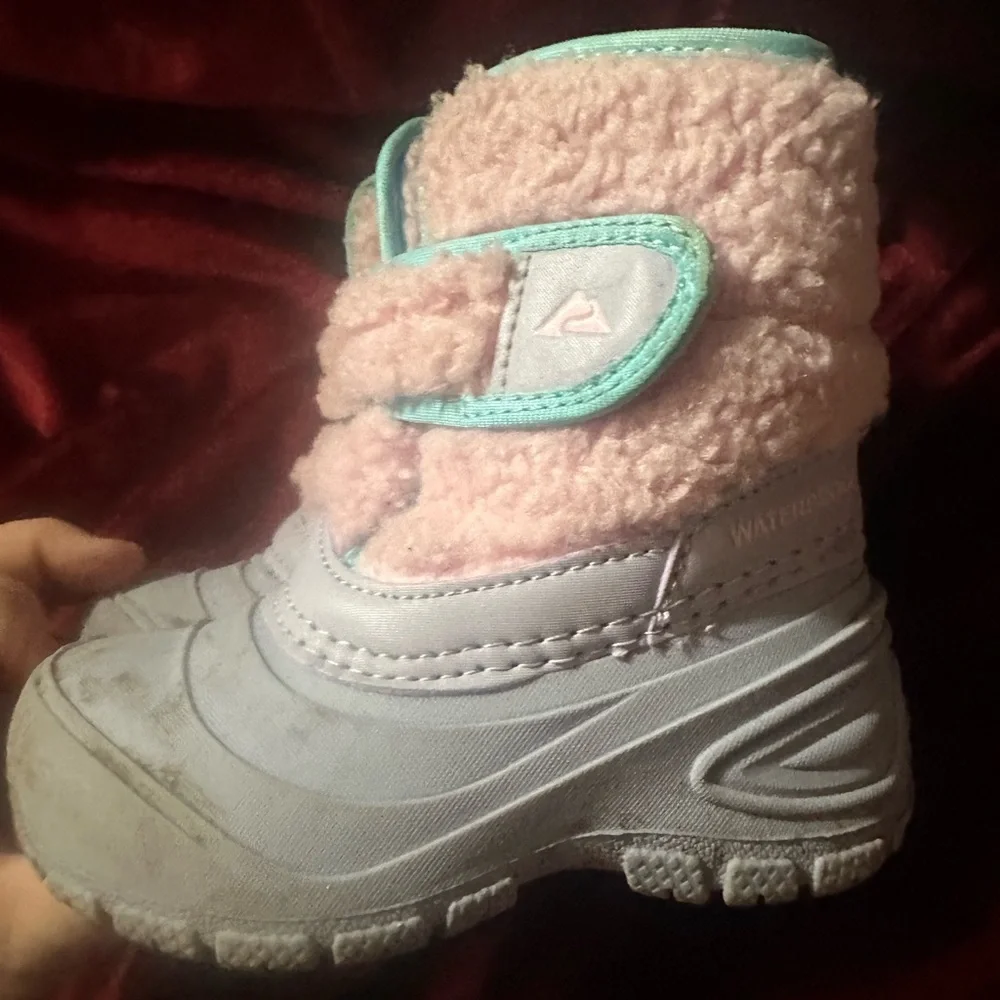 Ozark nation Pink Faux-Fur & Light Blue Trim Kids Snow Boot